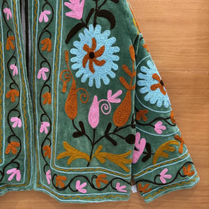 Veste d'hiver pour femme en velours vert, brodée à la main, à motif floral, matelassée, écologique, séchage rapide, 100% coton, col mandarin - Product Image 3