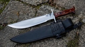 Couteau de chasse personnalisé en acier au carbone forgé à la main, lame à pointe tombante, manche en bois, étui en cuir, épaisseur de qualité industrielle - Product Image 4