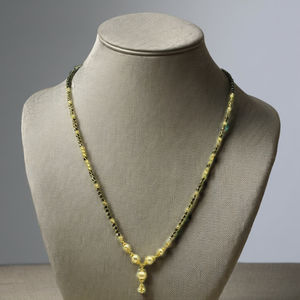 สร้อยคอลูกปัดสีดำชุบทองแบบอินเดียโบราณ ประดับมุกและเพทาย ดีไซน์เรียบง่าย เหมาะสำหรับสวมใส่ทุกวันสำหรับผู้หญิง - Product Image 3