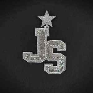 จี้เงินแท้ 925 ประดับมอสซาไนต์ รูปทรงเหรียญกลม 3 นิ้ว  งานสั่งทำพร้อมโลโก้  ความใส VVS  แบบหนีบ  ดีไซน์ฮิปฮอป - Product Image 1