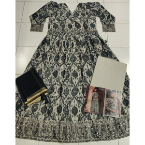 Diseños de vestidos elegantes de colecciones indias y pakistaníes listas para usar - Product Image 1