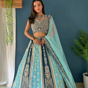Ensemble Lehenga Choli en tissu filet avec broderie lourde et travail manuel, motif papillon, et dupatta, en matériaux recyclés, style traditionnel, pour tenue de mariée et fête de Diwali - Product Image 1