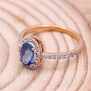 แหวนหมั้นเพชรทรงวงรีประดับไพลินสีน้ำเงินธรรมชาติ ทองคำแท้ 18K แบบขายส่ง ดีไซน์วินเทจ ประดับเพชรรอบวง สำหรับผู้หญิง เครื่องประดับคุณภาพสูง - Product Image 6