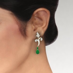 Pendientes de Lujo con Diseño Floral Chapados en Oro con Piedras Verdes en Corte Pera y Engaste de Bisel con Circonitas Cúbicas para Joyería de Fiesta de Boda para Mujer - Product Image 2