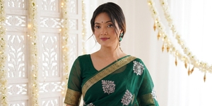 <b>Green</b> <b>Silk</b> Floor-Length Saree Floral Embroidery Gold Border Sun Protection for Women Traditional Wedding Wear India Pakistan - Product Image 3