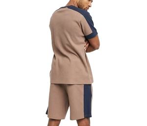 Camiseta de manga corta y pantalones cortos con contraste de cuello redondo, conjunto de verano, diseño personalizado - Product Image 2