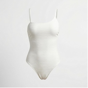 Traje de Baño Entero Acanalado Blanco para Mujer, de Spandex y Nylon, Estilo Bandeau sin Tirantes, Diseño Elástico Tejido de Color Liso - Product Image 1