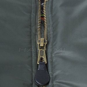Chaqueta Bomber de Estilo Clásico, Diseño Ligero y Cómodo para Uso Casual, al Aire Libre y Moda Diaria - Product Image 3