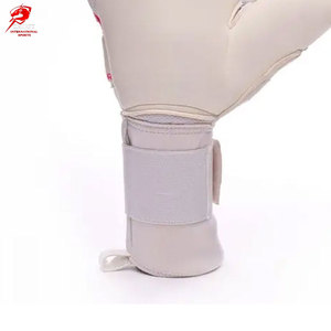 Gants de gardien de but robustes pour entraînement sur terrain dur, avec protection renforcée des doigts et de la colonne vertébrale pour la sécurité. - Product Image 5