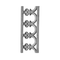 Panneau de balustrade classique vintage en fonte avec motifs géométriques répétitifs en quadrifolium et demi-cercle pour l'architecture