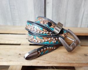 Cinturones de cuero genuino de piel de vaca de longitud personalizada Estilo de tachuelas mecanizadas a mano con logotipo personalizado para mujeres - Product Image 3