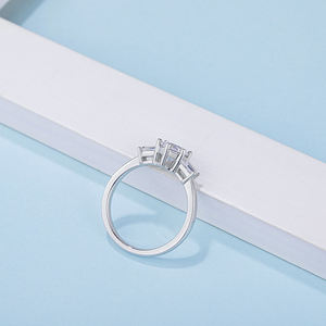 AMBER JEWELS Anillo Unisex de Oro Amarillo de 18K, Chapado en Rodio, con Piedra Natural, Certificado IGI, Forma Geométrica, Minimalista - Product Image 2