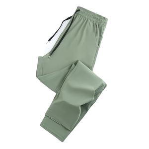 Nouveau pantalon de jogging décontracté pour homme Pantalon de survêtement élastique à taille basse avec cordon de serrage Multi-poches Pantalon cargo imprimé imperméable - Product Image 2