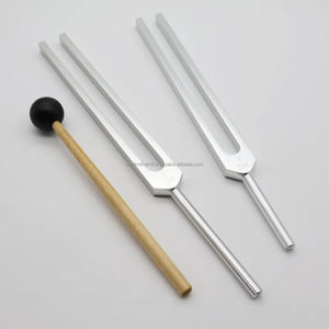 เมดิโวล์ฟ ส้อมเสียง 174Hz แบบไม่มีน้ำหนัก ผลิตจากอลูมิเนียมอัลลอยด์ ด้ามจับขนาด 6 ซม./9 ซม. ได้รับมาตรฐาน CE ISO รับผลิตแบบ OEM ODM ขายส่ง อุปกรณ์ผ่าตัดทั่วไป รุ่นต่างๆ - Product Image 1