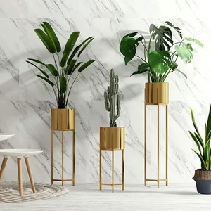 Juego de 3 Soportes Metálicos Dorados para Plantas, Macetas Altas Decorativas de Interior para Plantas de Interior - Product Image 1
