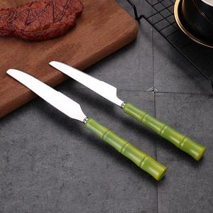 Ensemble de couverts classiques en acier inoxydable écologiques et durables avec manche en bambou vert, compatibles lave-vaisselle, design moderne pour la maison - Product Image 2