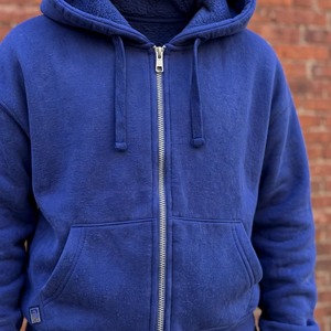 Ensemble survêtement unisexe Y2K personnalisé en coton épais avec sweat à capuche zippé et pantalon de survêtement coupe ample style streetwear avec logo - Product Image 3