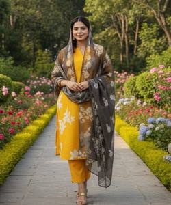 Conjunto de Top/Pantalón y Dupatta de Algodón Estampado RICH LOOK, Disponible, Secado Rápido, Lavable a Máquina, Multicolor, Ropa de Oficina, Precio al por Mayor - Product Image 4