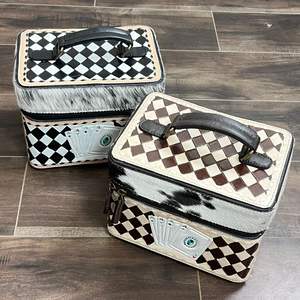 Western Style Hand Tooled Cowhide Leather Jewelry Organizer with Velvet Interior & Checkered Playing Card Pattern Jewelry Box - Product Image 4