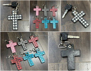 Porte-clés en cuir de vache à motif à carreaux en gros avec fermoir en métal durable à motif diamant, cadeau religieux tendance - Product Image 3