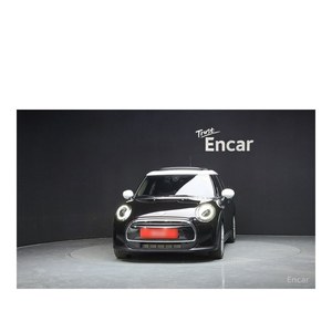 Mini Cooper 2022/1, 5 Puertas, Classic Plus, 29,950 km, Asientos de Cuero, Volante a la Izquierda, Cámara Trasera - Product Image 3