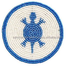 Posavasos clásico con diseño de animales bordados, hecho a mano, con cuentas de vidrio, peso ligero, almohadilla redonda, vajilla de empoderamiento artesanal sostenible - Product Image 1