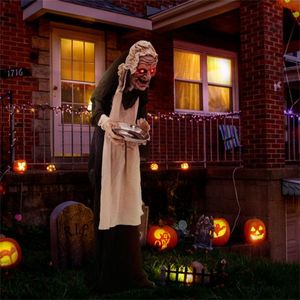 Decorazione di Halloween con Vecchia Signora in Piedi che Saluta - Product Image 5