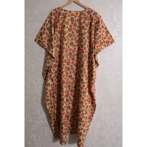 ชุดเดรสคาฟทันผ้าฝ้ายพิมพ์ลายบล็อก 100% สำหรับผู้หญิง สไตล์โบฮีเมียนลำลอง ใส่คลุมชุดไปทะเลช่วงฤดูร้อน น้ำหนักเบา เป็นมิตรกับสิ่งแวดล้อม ระบายอากาศได้ดี - Product Image 4