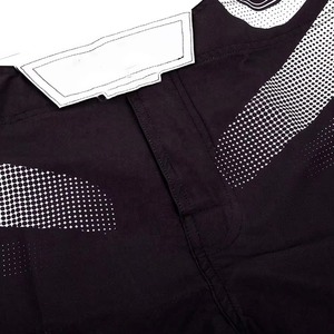 กางเกงชกมวยคุณภาพสูงสำหรับทุกเพศ ออกแบบใหม่ล่าสุด รับผลิตตามแบบ พร้อมปักโลโก้ OEM กางเกงกีฬาสำหรับฝึกซ้อม MMA มวยไทย - Product Image 3