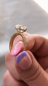 Bague de fiançailles de luxe ovale pour femme, diamant de laboratoire certifié IGI, en or massif 14 carats, avec bande torsadée croisée, pour mariage - Product Image 3