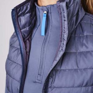 Nouvelle arrivée OEM : Veste bomber en tricot confortable, durable et imperméable pour hommes, idéale pour les aventures de randonnée en plein air en hiver. - Product Image 4