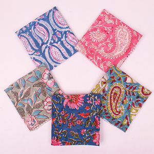 Pañuelo Bandana de Algodón Orgánico con Estampado Paisley, Hecho a Mano, de Lujo, Ecológico, para Regalo de Mujer - Product Image 3