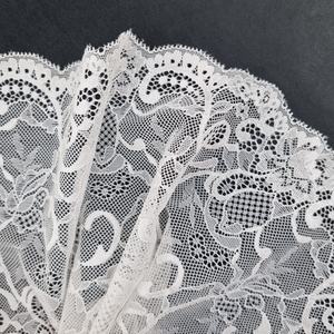 Encaje Elástico con Diseño Floral y Borde Festoneado de 19 cm de Ancho para Lencería, Vestidos, Ropa de Novia y Decoración - Product Image 1