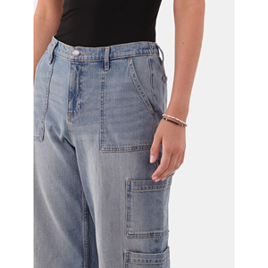 Pantalones vaqueros casuales OEM personalizados, lavados, de corte recto, holgados, para mujer, estilo urbano, pantalones cargo de mezclilla para mujer, pantalones boyfriend. - Product Image 4