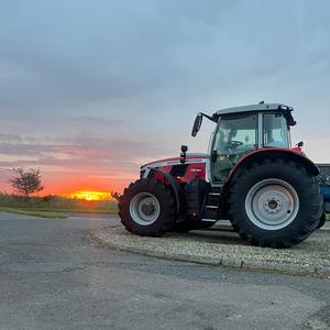 Tracteur Massey Ferguson d'occasion MF 1204 120HP 4x4WD Tracteur compact Machinerie agricole à prix avantageux - Product Image 2