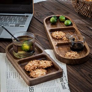 Plateau de service sectionnel à motifs d'olives en bois de manguier, 3 compartiments, design méditerranéen peint à la main - Product Image 4