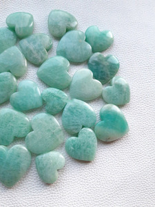 Pierre précieuse naturelle en amazonite verte, forme cœur, cabochon, mélange de couleurs multibrillantes, tailles variées pour la fabrication de bijoux, calibrée, 15x15 mm - Product Image 2
