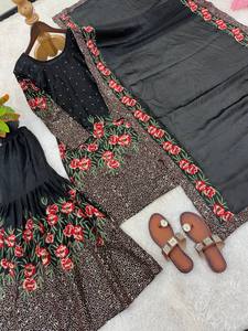 Conjunto Sharara de Seda con Bordado Floral Negro, Estilo Indio-Pakistaní, para Mujer, Ideal para Fiestas, Bodas y Festivales - Product Image 5