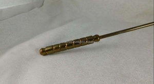 กรรไกรตัดเทียนดีไซน์แบบโบราณทำจากทองเหลืองที่มีรูปทรงทันสมัยเหมาะสำหรับใช้ตกแต่งในครัวเรือนโดยอุตสาหกรรม azora - Product Image 5