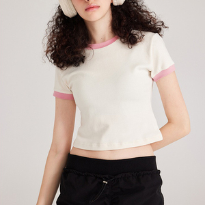 Camiseta de punto de manga corta con cuello redondo y bloques de color blanco y rosa para mujer, ajuste ceñido, estilo crop top, ideal para verano - Product Image 3