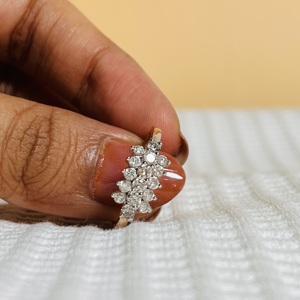 Bague de fiançailles pour femme en or massif 14 carats avec diamant naturel taille brillant couleur H blanc, style classique de luxe pour usage quotidien - Product Image 4