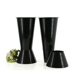 Vase en plastique pour décoration de mariage moderne et utilisation par les fleuristes, design plat et neuf, à poser - Product Image 1