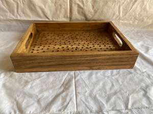 Plateau de service en bois artisanal de qualité supérieure pour table à manger, cuisine, service de nourriture, disponible au meilleur prix - Product Image 2