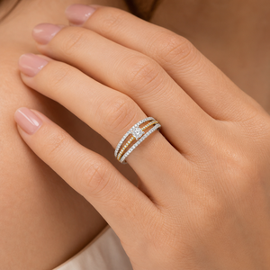 Anillo de compromiso de lujo con diamantes de varias filas, piedra central certificada IGI, banda dividida de oro bicolor con pavé, OEM ODM, para aniversario o fiesta - Product Image 3