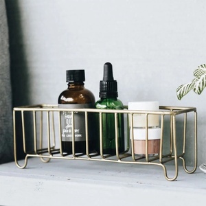 Étagère de rangement rectangulaire en métal avec finition laiton, design minimaliste pour l'organisation des articles de cuisine, type sur pied, un seul niveau - Product Image 2