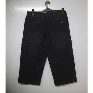 Pantalones cortos de mezclilla resistentes para hombre, hechos con mezclilla de algodón premium, ajuste holgado y cómodo, perfectos para aventuras, camping y estilo urbano. - Product Image 4