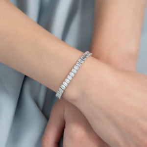 Pulsera de tenis de plata de ley 925 con diamantes cultivados en laboratorio con corte esmeralda, cadena de eslabones con piedras preciosas certificadas por IGI, regalo para ella, certificado por IGI. - Product Image 2