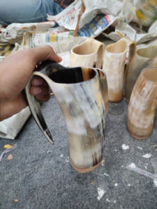 Tazas de cuerno africanas y elegante taza de cuerno de búfalo de alta calidad, auténtica taza de cuerno vikinga para beber con asa de CRAFTING CRAFTS - Product Image 3