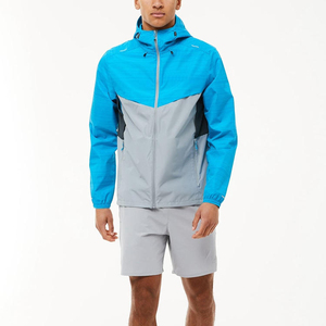 Conjunto Deportivo Personalizado de Dos Piezas para Hombre, Chaqueta Cortavientos Ligera de Nailon con Cierre y Capucha, y Pantalones Cortos - Product Image 1