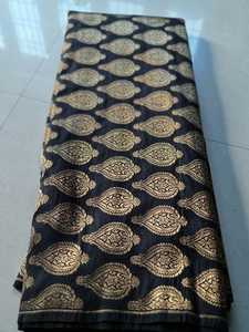 ผ้าลายปักสีดำและสีทองเมทัลลิกแบบดั้งเดิมของชนเผ่า - Product Image 1
